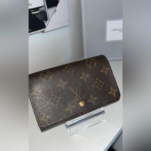 Louis Vuitton Compact Tresor wallet
